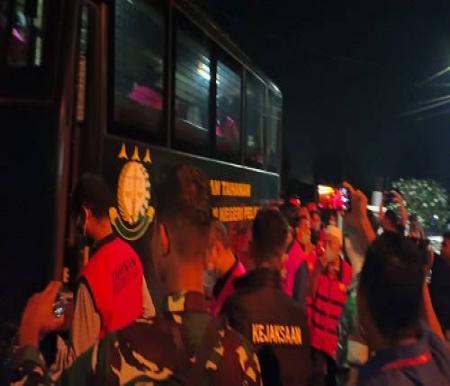 Kejari Pelalawan perpanjang penahanan 17 tersangka korupsi pupuk bersubsidi (foto#ist)